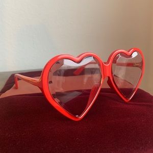 GUCCI HEART SUNGLASSES